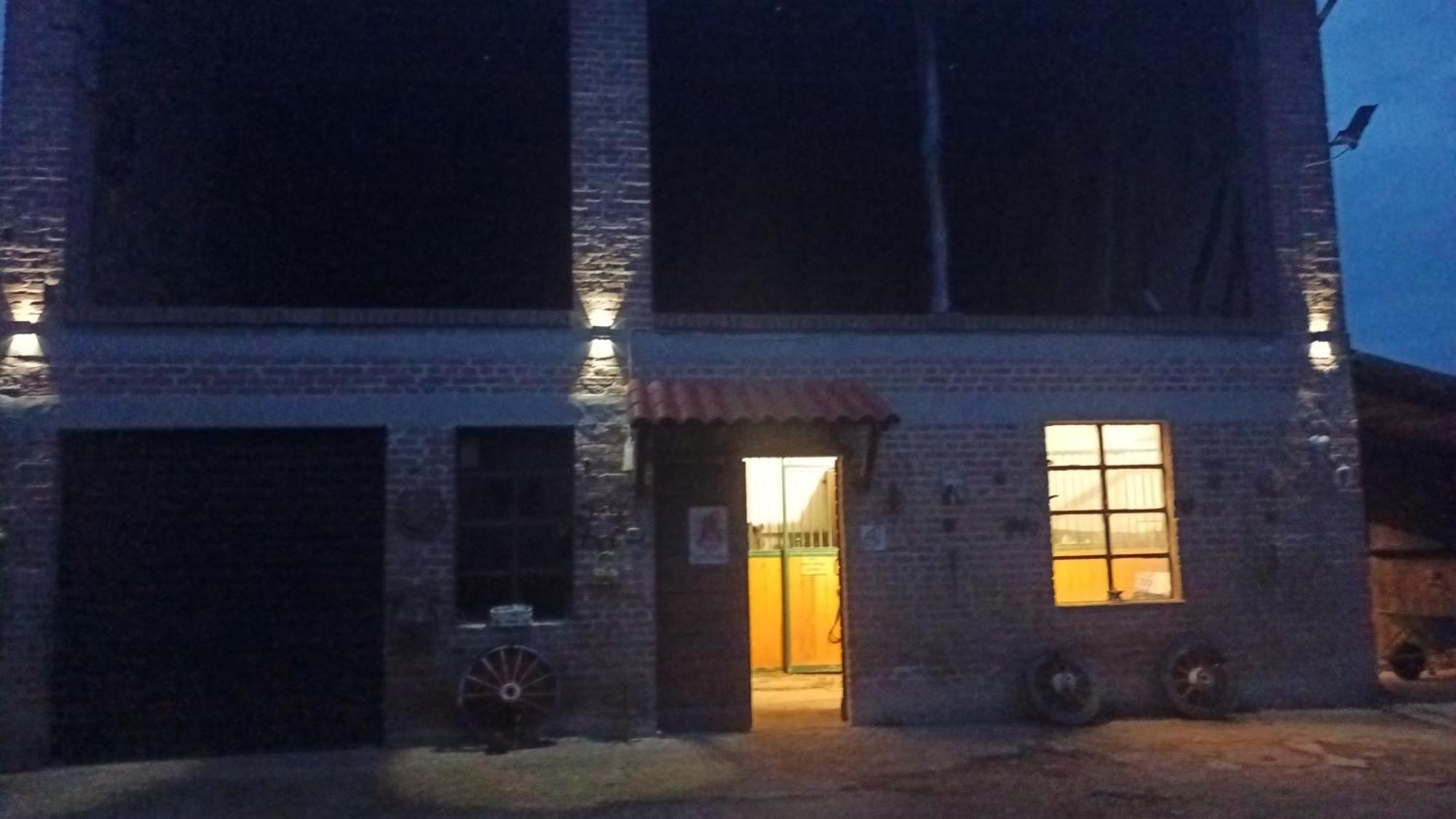 Bed and Breakfast Felix House Codevilla Экстерьер фото