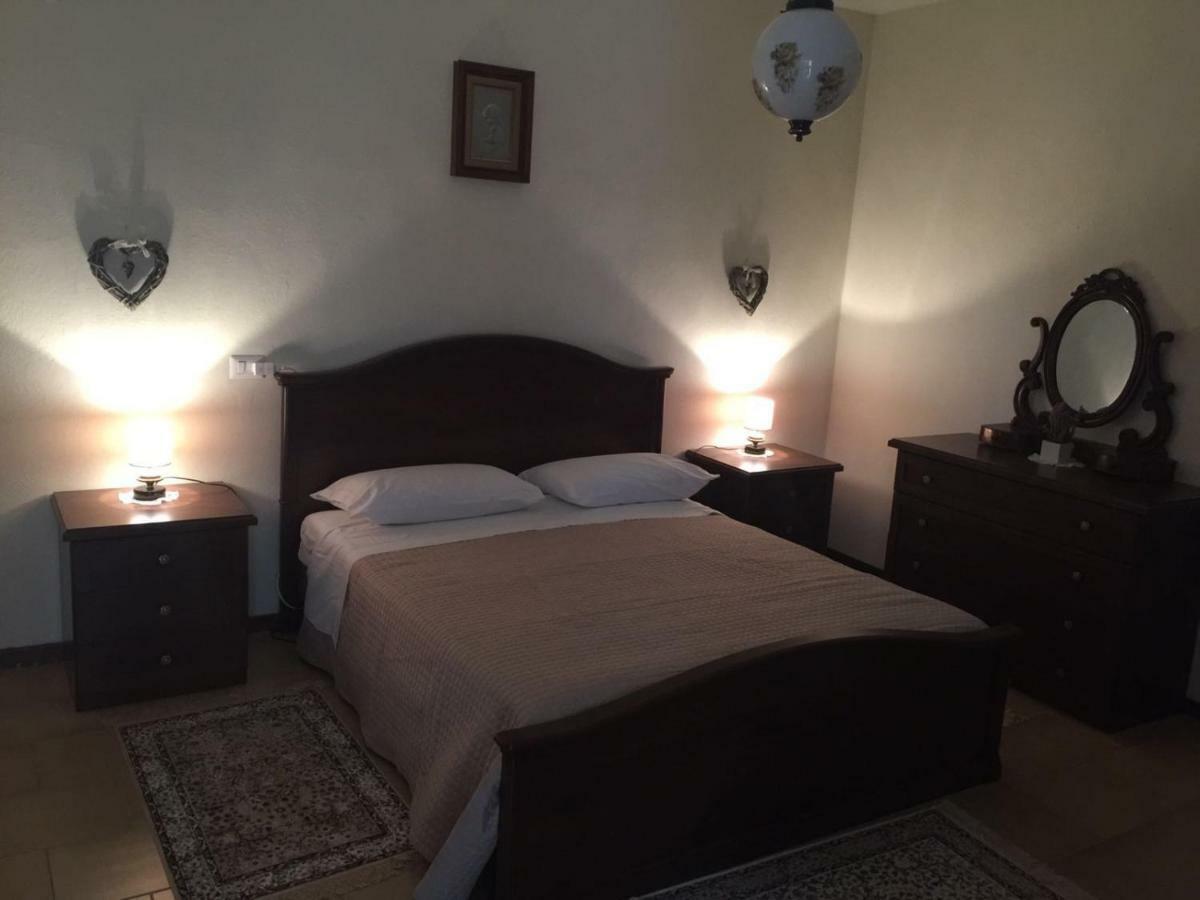 Bed and Breakfast Felix House Codevilla Экстерьер фото